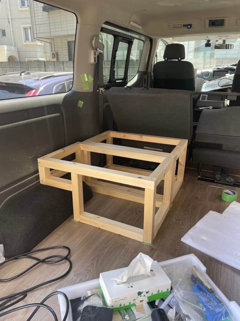 車中泊DIY】ど素人によるキャラバン改造計画｜ベッドキット編 